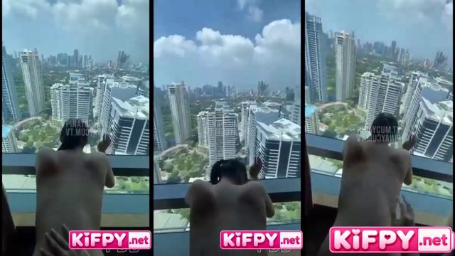 Sa Balkonahe Pinagtitirik Ang Pwet Habang May City View